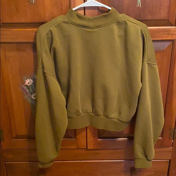 Nike Cropped Sweatshirt - Picture 2 of 5